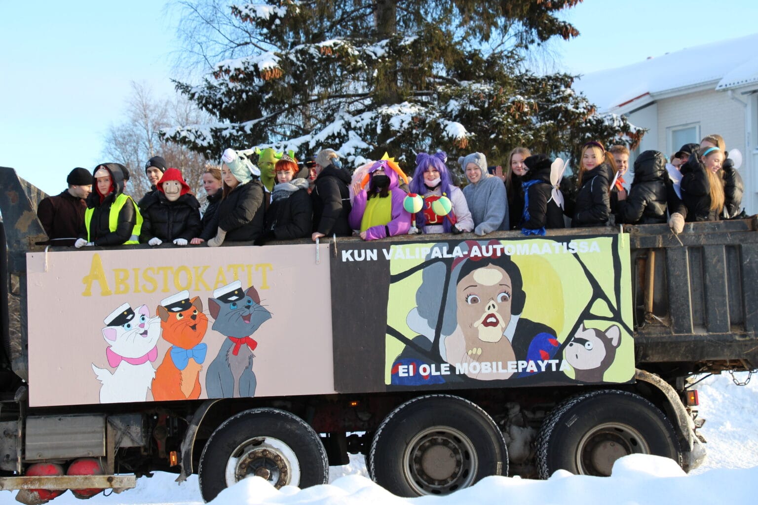 penkkarit-2024-hauskimmat-tekstit-penkkarirekkoihin